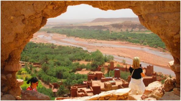 How Can Solo Female Travelers Minimize Unwanted Attention?